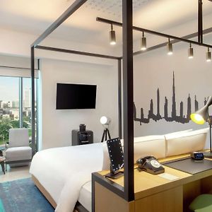 Zimmer mit Kingsize-Bett